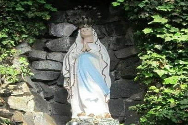 Virgen de Lourdes historia 